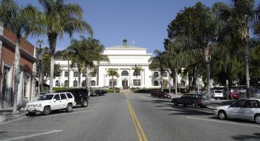 Restorers Taking Shine to Ventura City Hall